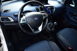
										Lancia Ypsilon 1.0 Firefly Hybrid 70 cv Gold full									