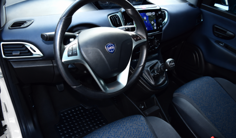 
								Lancia Ypsilon 1.0 Firefly Hybrid 70 cv Gold full									