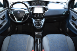 
										Lancia Ypsilon 1.0 Firefly Hybrid 70 cv Gold full									