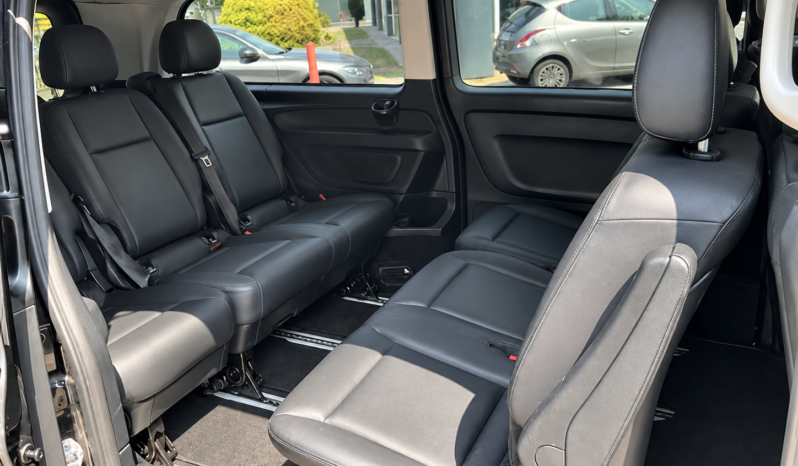 
								Mercedes-Benz Vito 114 CDI Extra-Long 9G-Tronic Tourer Select full									